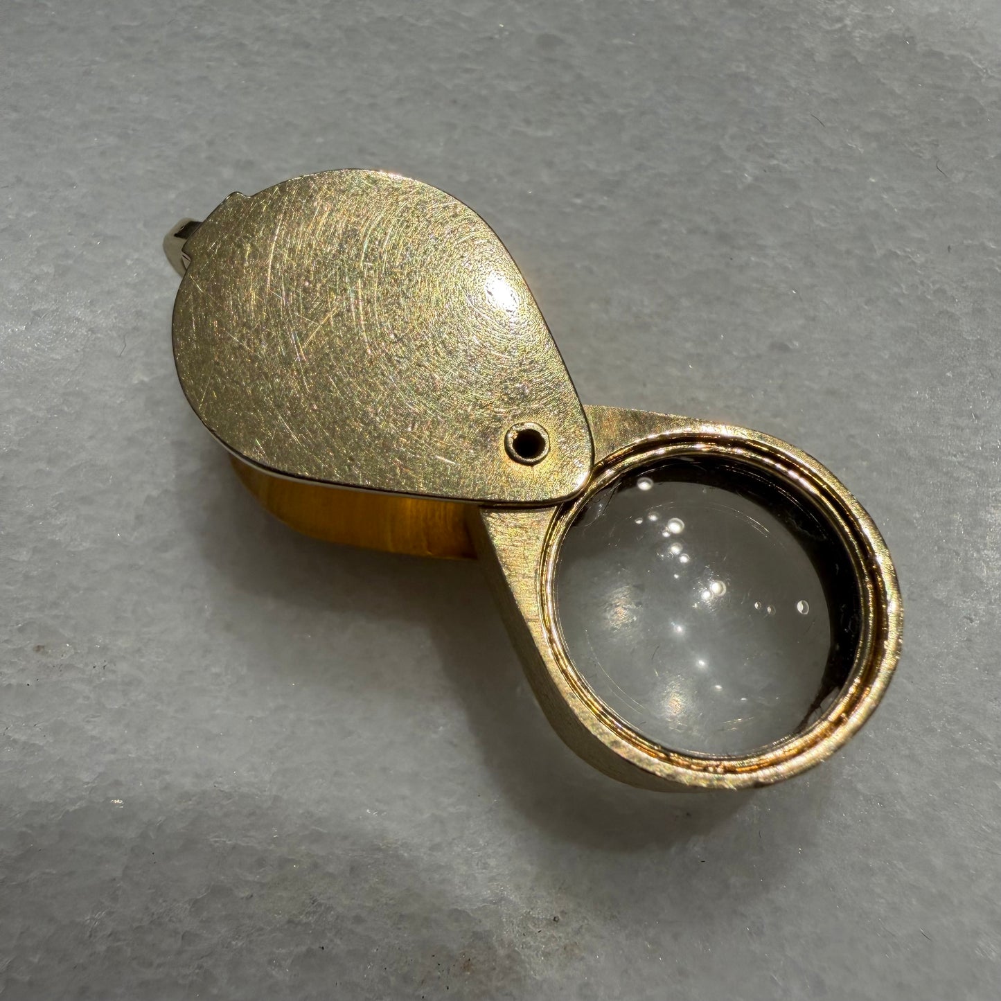 1977 Solid 18k Yellow Gold English Hallmarked Jewelers Loupe Pendant