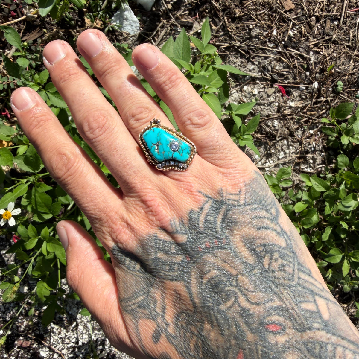 Vintage Handcrafted Solid 14k Yellow Gold Natural Diamond Set Turquoise Ring (8)