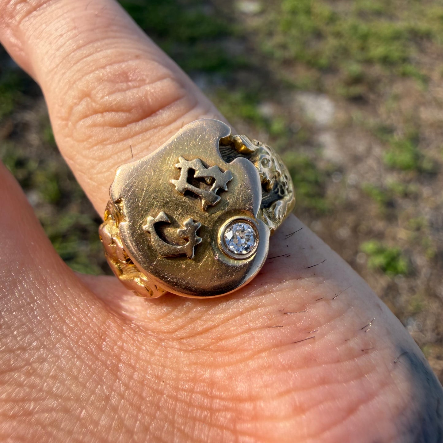 1910’s Solid 14k Yellow Gold Natural Old Mine Cut Diamond Double Lion Signet Ring (7.5)
