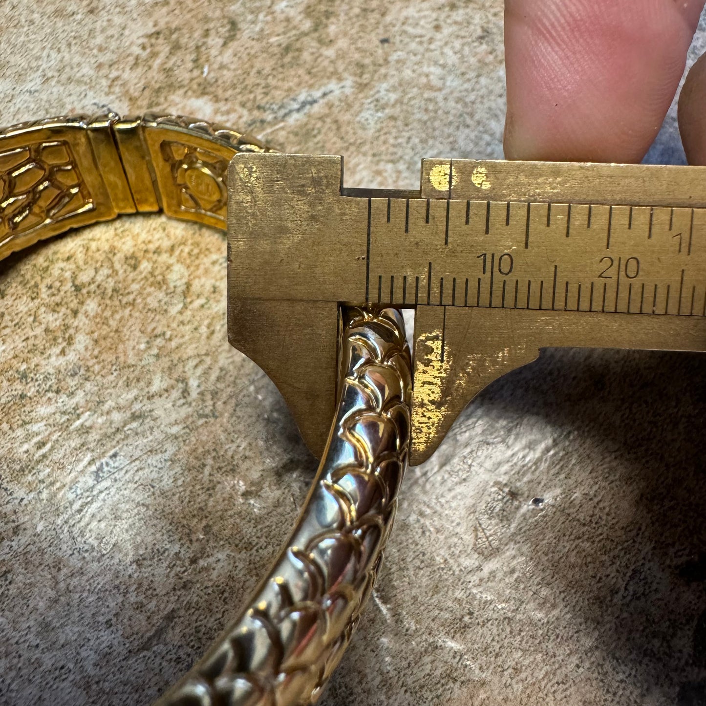 Vintage 14k Yellow Italian Gold Large Menacing Snake Bracelet (7”-8”)