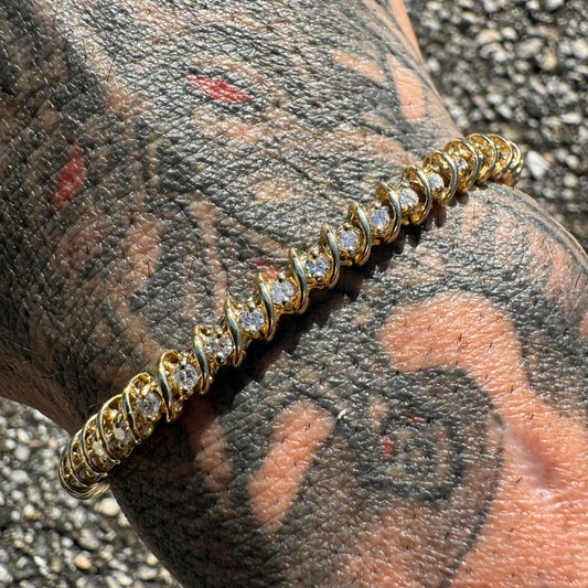 Vintage 14k Yellow Gold 2.0CTW Natural Diamond Tennis Bracelet (7.25”)