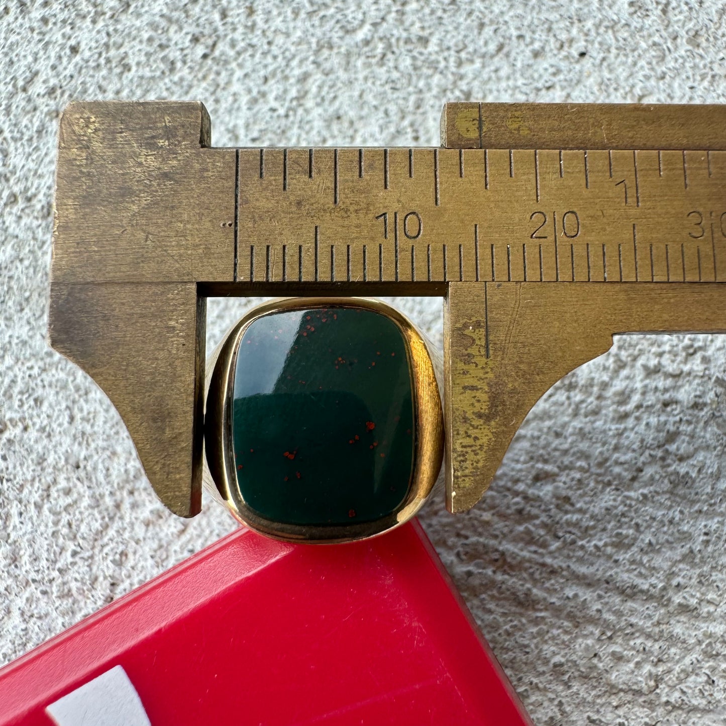 1930’s Bloodstone 10k Yellow Gold Signet Ring (9.25)