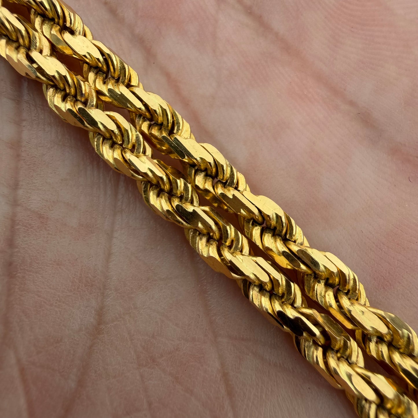 Vintage London Hallmarked Solid 22k Yellow Gold Diamondcut Rope Chain Necklace (18.5”)