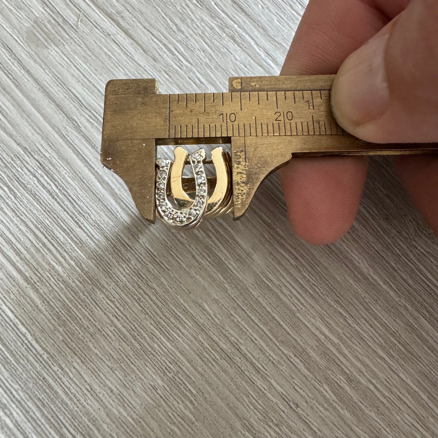 Vintage 14k Gold Natural Diamond Encrusted Lucky Double Horseshoe Ring (7.25)