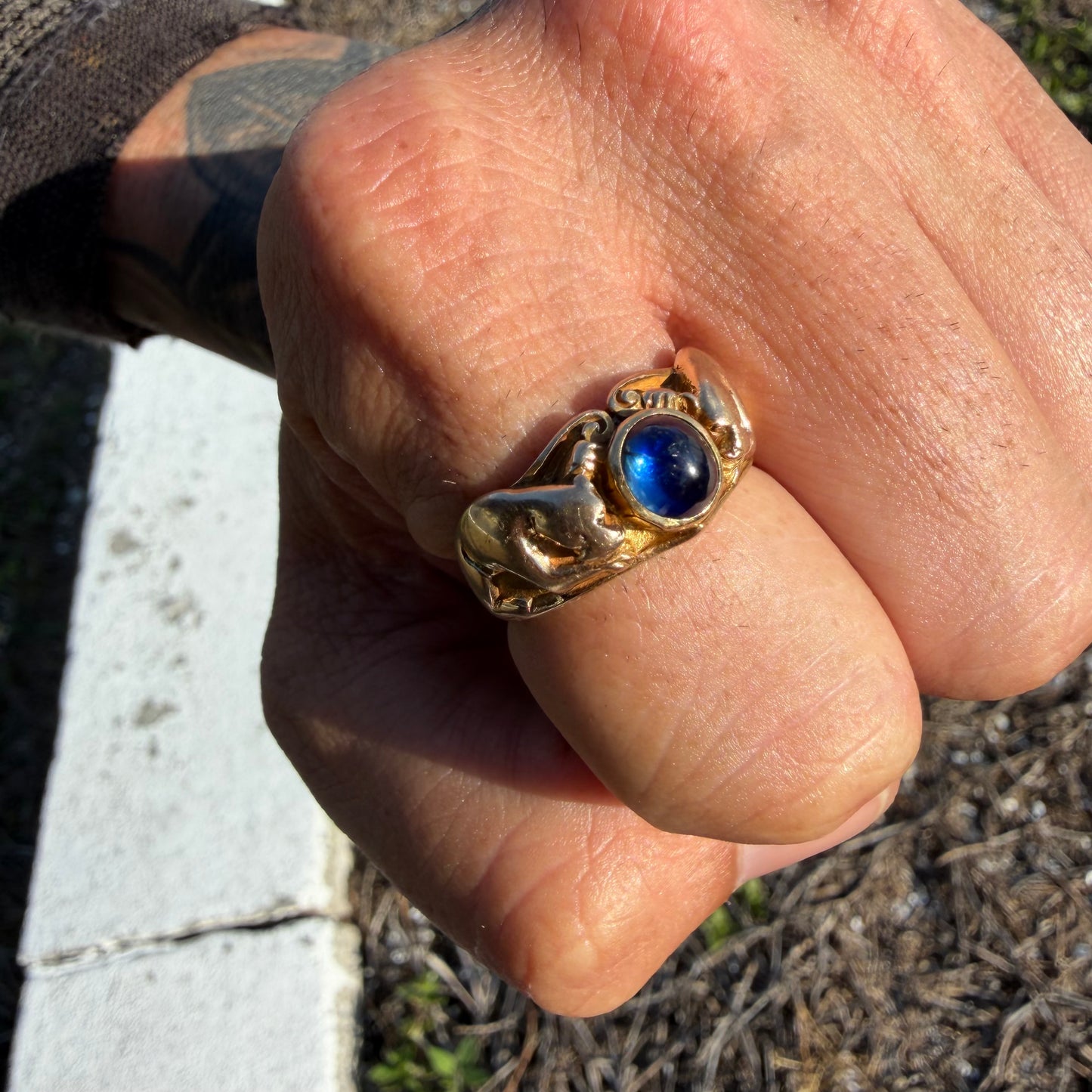 Art Nouveau Solid 14k Yellow Gold Sugar Loaf Sapphire Double Lion Ring (8.5)