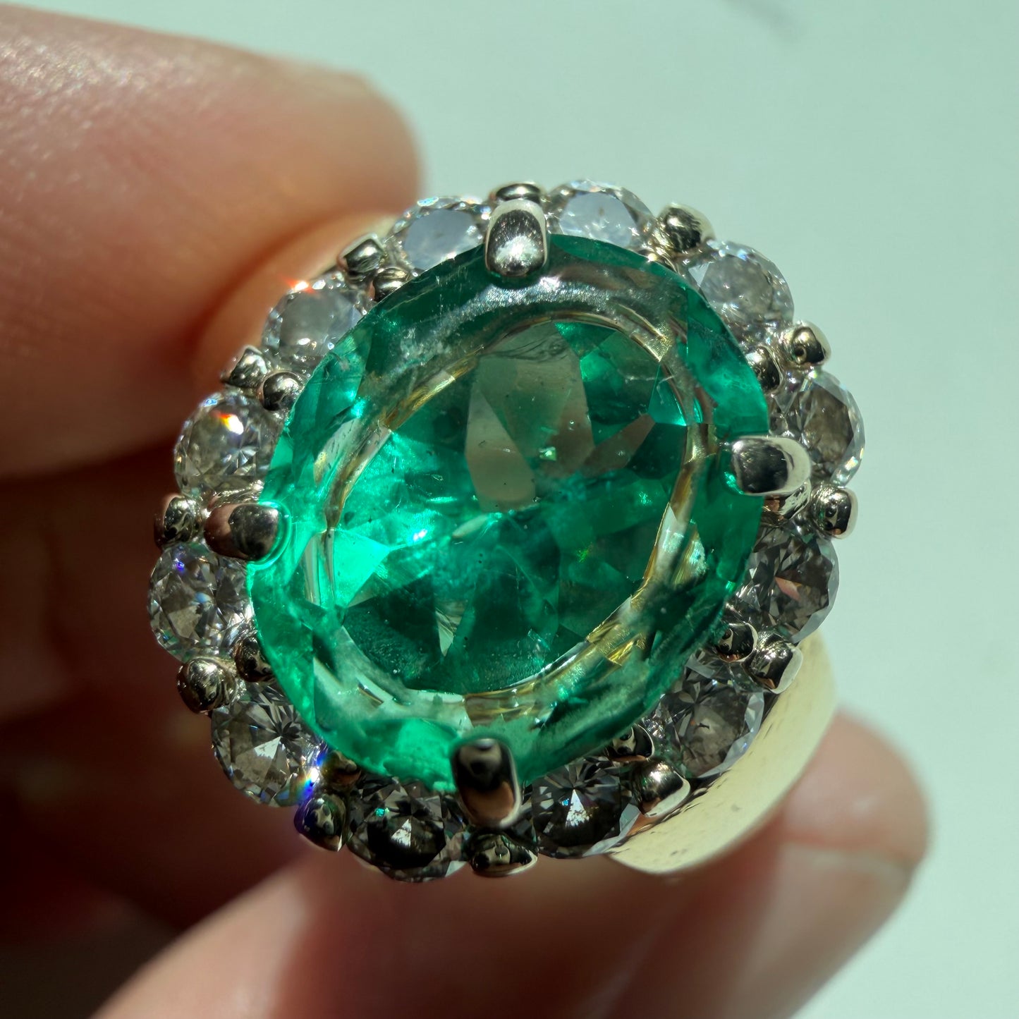 Vintage Solid 18k Yellow Gold 4.0ctw Natural Emerald Solitaire VS Diamond Halo Ring (6)