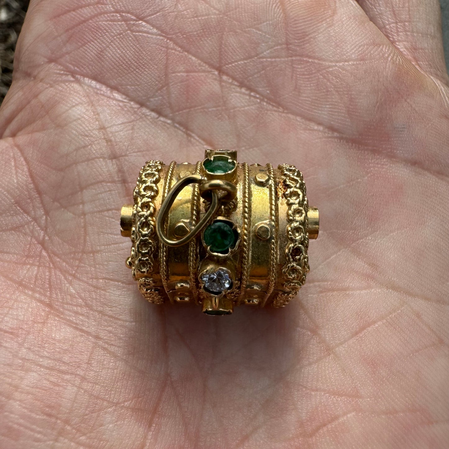 Mid-Century 18k Italian Yellow Gold Natural Emerald And Diamond Treasure Chest Pendant