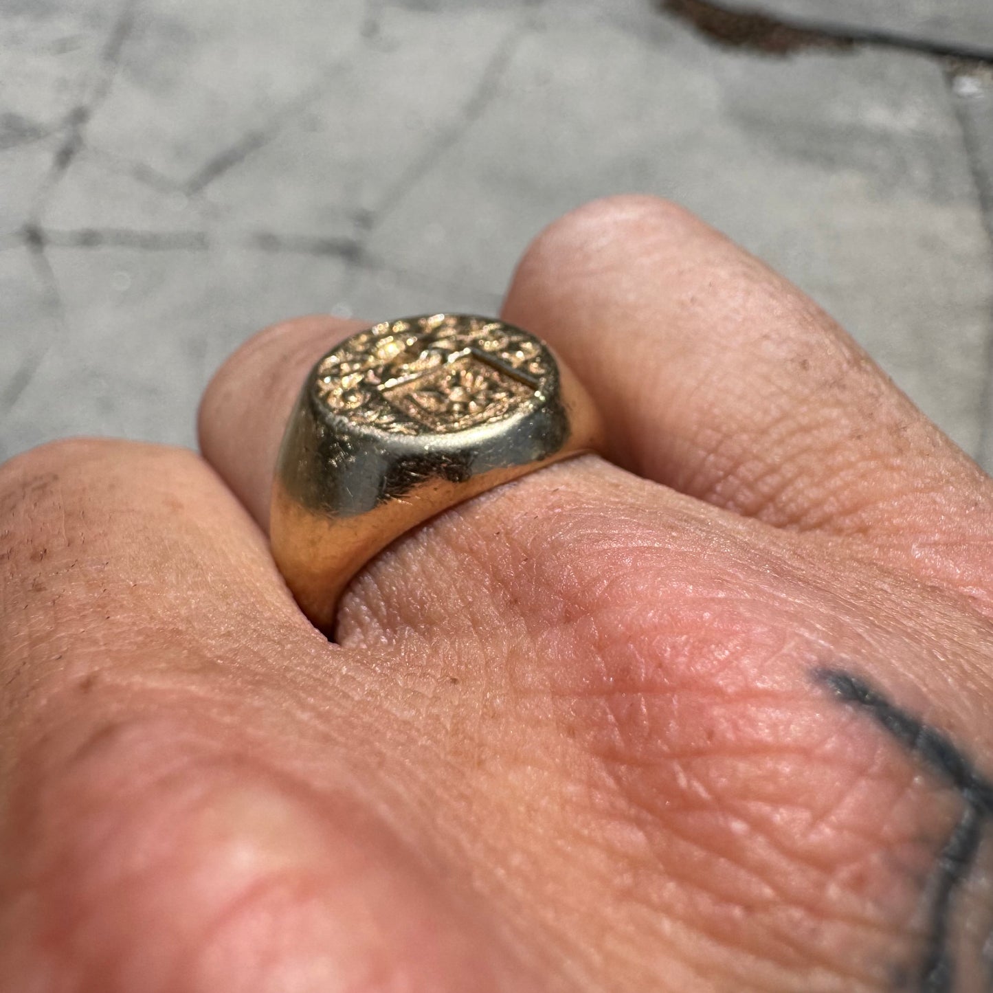 Antique Solid 14k Yellow Gold Warrior Crest Intaglio Signet Ring (7.5)
