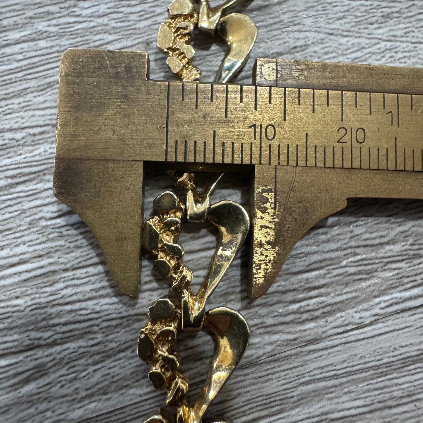 1970’s Solid 14k Yellow Gold Heavyweight Nugget Heart Link Bracelet (6.75”)
