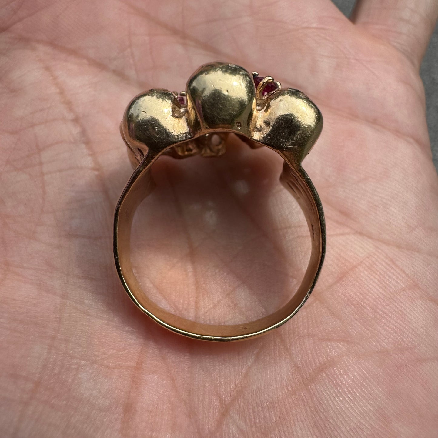 Vintage Solid 14k Yellow Gold Natural Ruby Large Skull Pile Ring (11)
