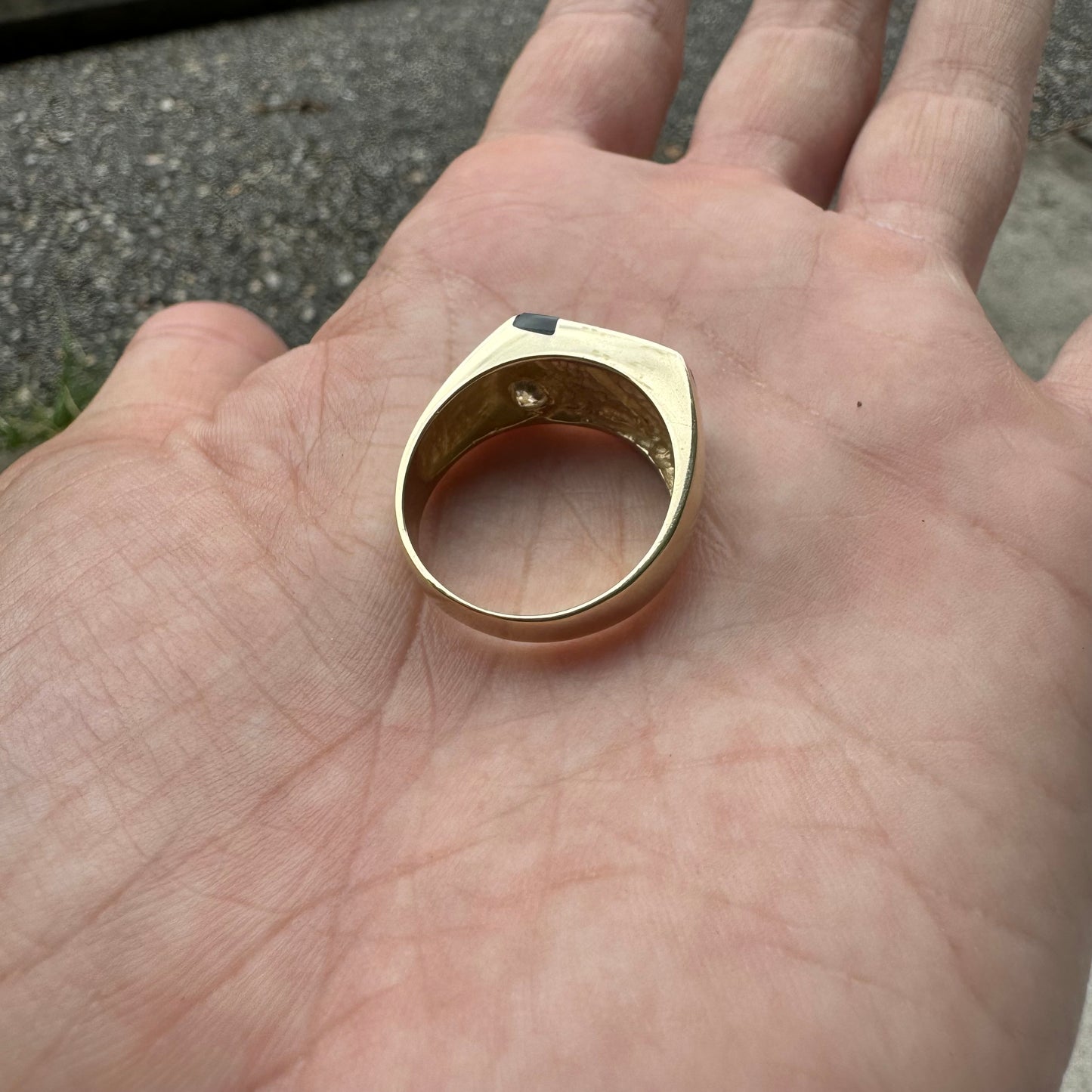 Vintage 14k Yellow Gold .25CT Natural VS Quality Diamond Black Onyx Inlaid Step Cut Ring (10)