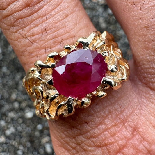 1960’s/70’ Solid Backed 14k Yellow Gold Heavyweight 2.3Ct Natural Ruby Brutalist Nugget Ring (11.5)