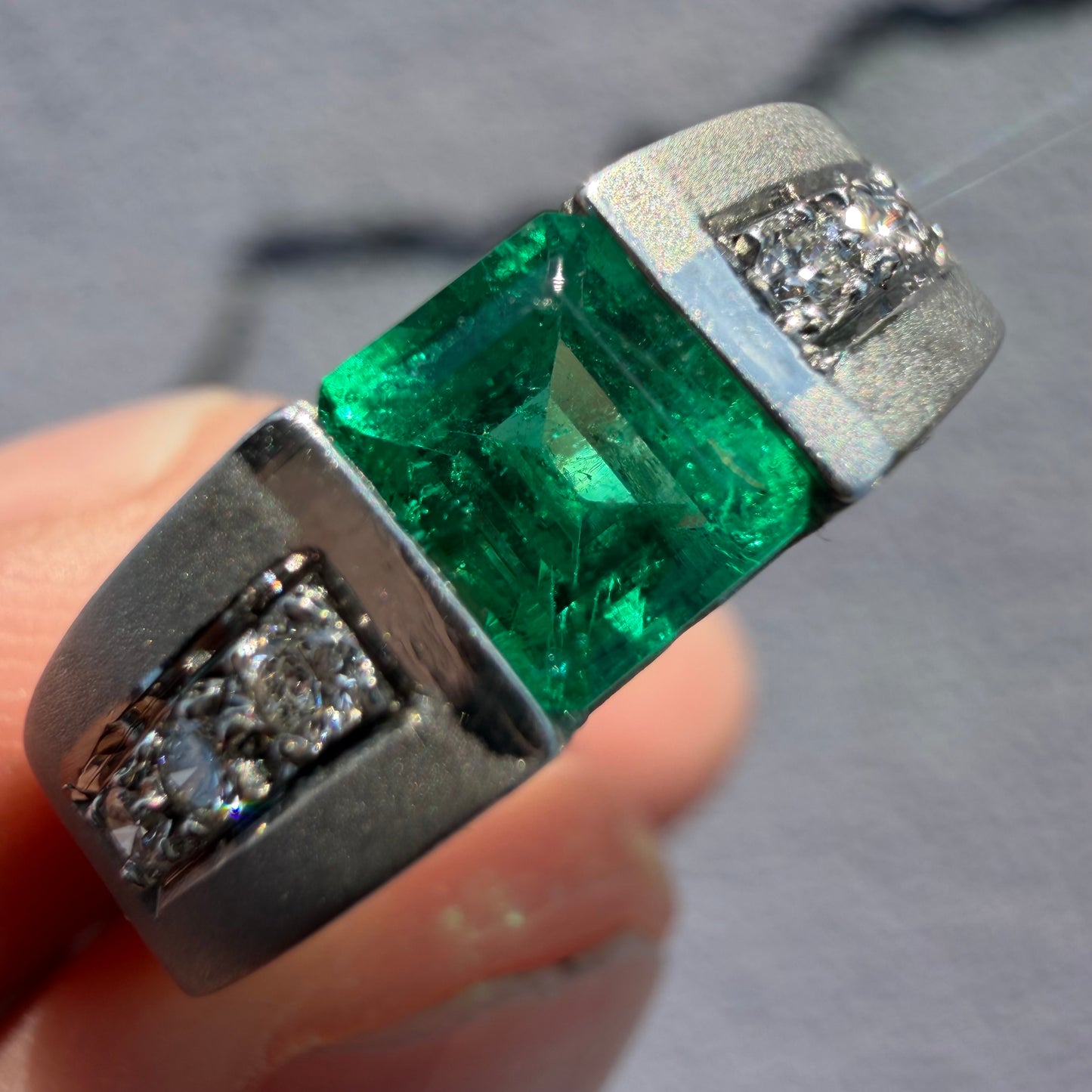 1980’s New Old Stock Solid 18k White Gold 1.25ctw Natural Columbian Emerald and VS Diamond Ring (8)
