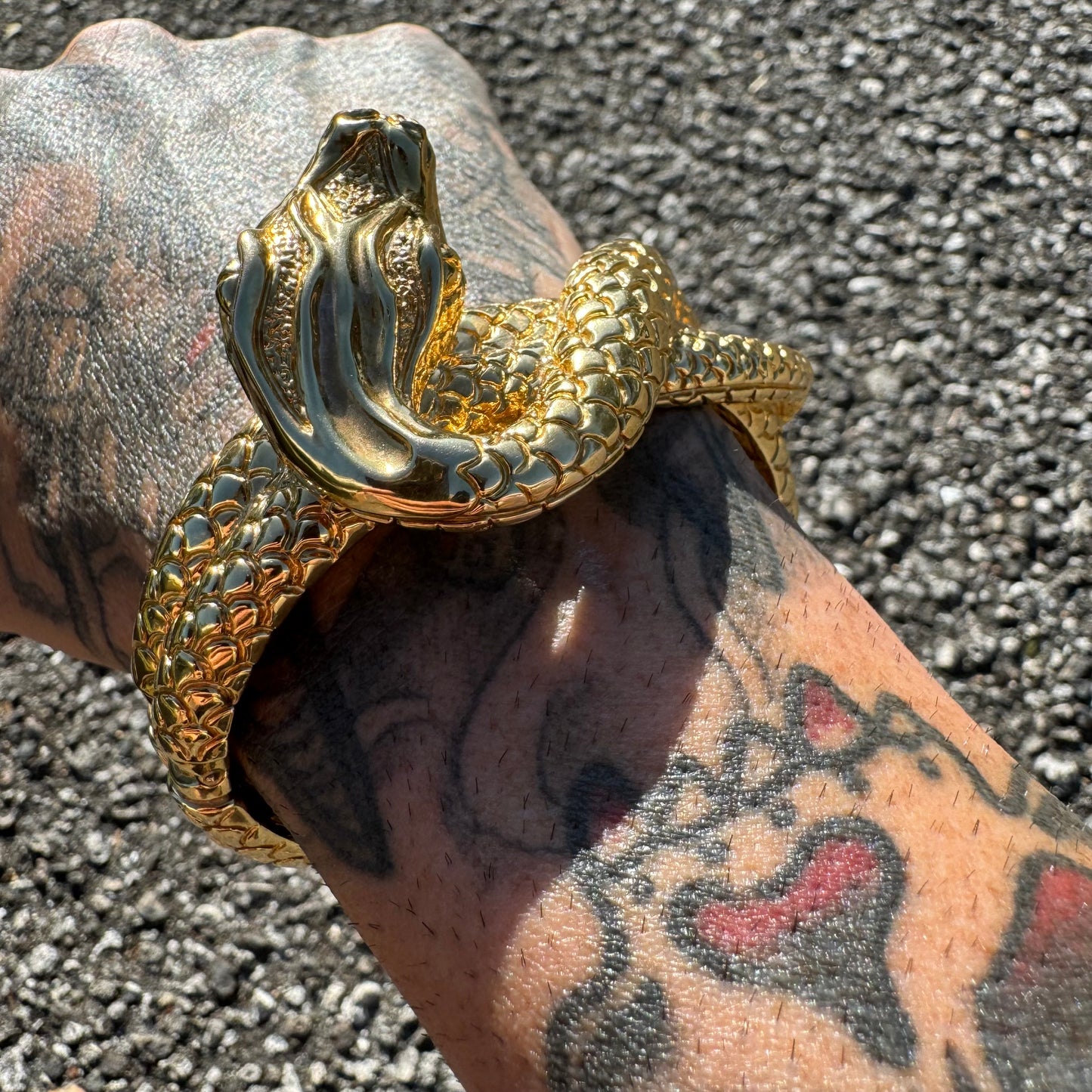 Vintage 14k Yellow Italian Gold Large Menacing Snake Bracelet (7”-8”)