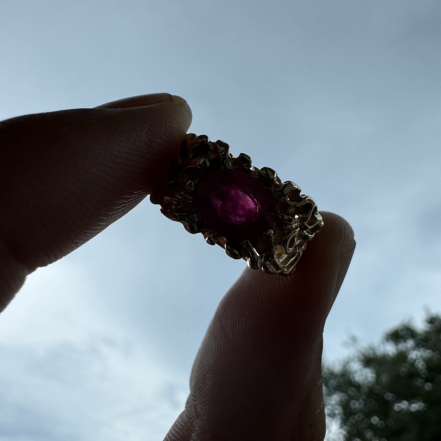 1960’s/70’ Solid Backed 14k Yellow Gold Heavyweight 2.3Ct Natural Ruby Brutalist Nugget Ring (11.5)
