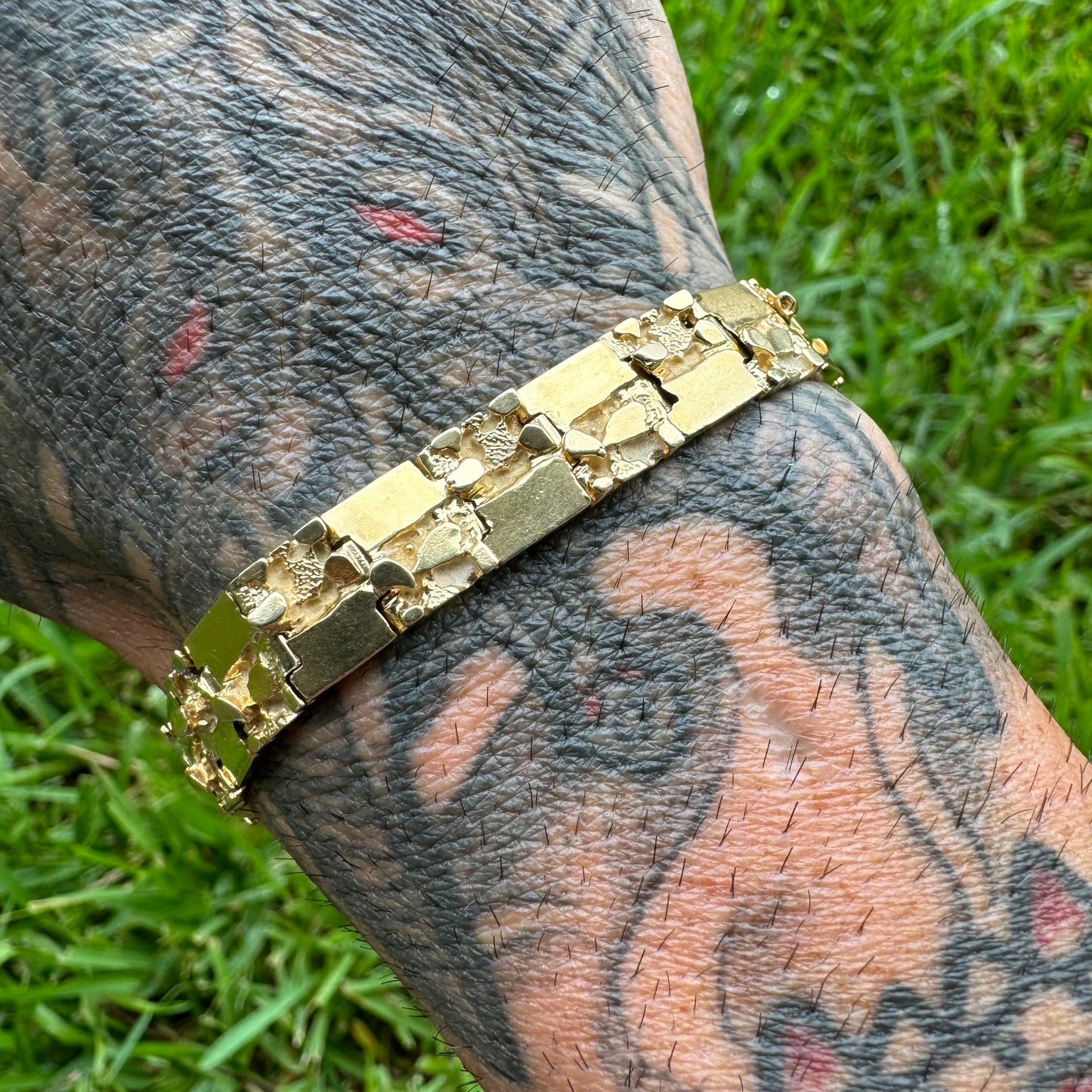 Late 1980’s-Early 90’s Solid 14k Yellow Gold Hinged Nugget Link Bracelet (8.25”)