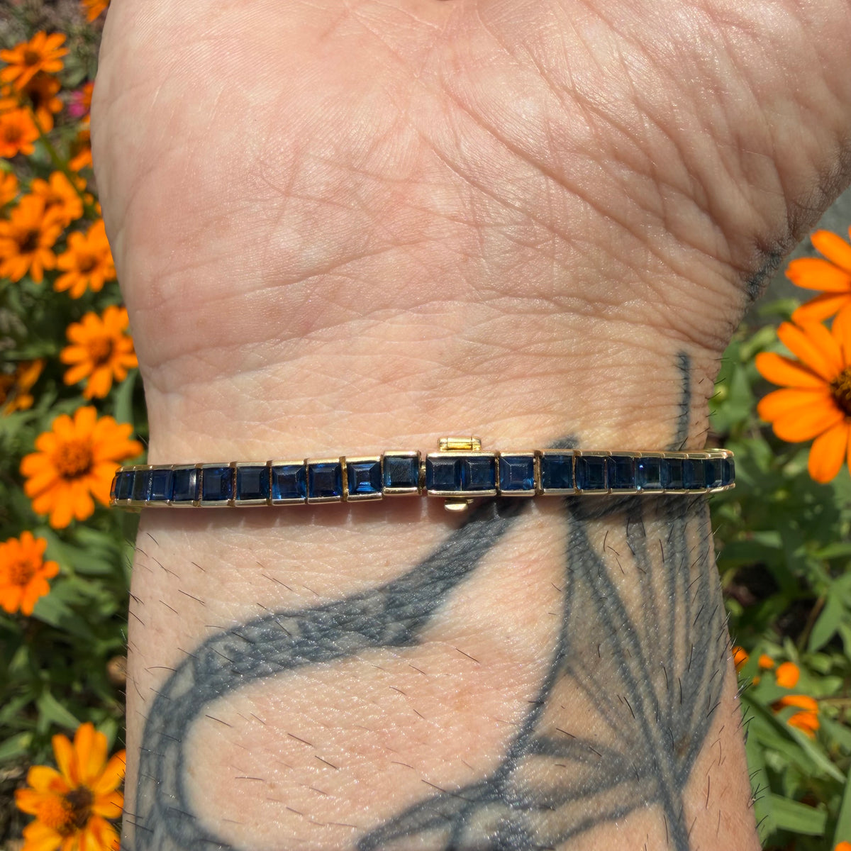 1930’s/40’s Solid 18k Yellow Gold 6.0ctw Carré Cut Natural Blue Sapphire Tennis Bracelet By Louis J. Meyer Inc. (7.25”)