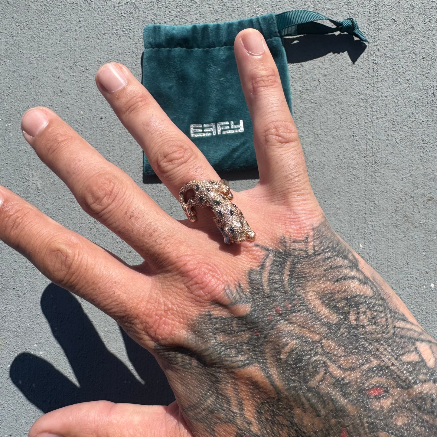 Effy Solid 14k Rose Gold 1.52ctw Natural Diamond And Emerald Stalking Panther Ring (7.25)