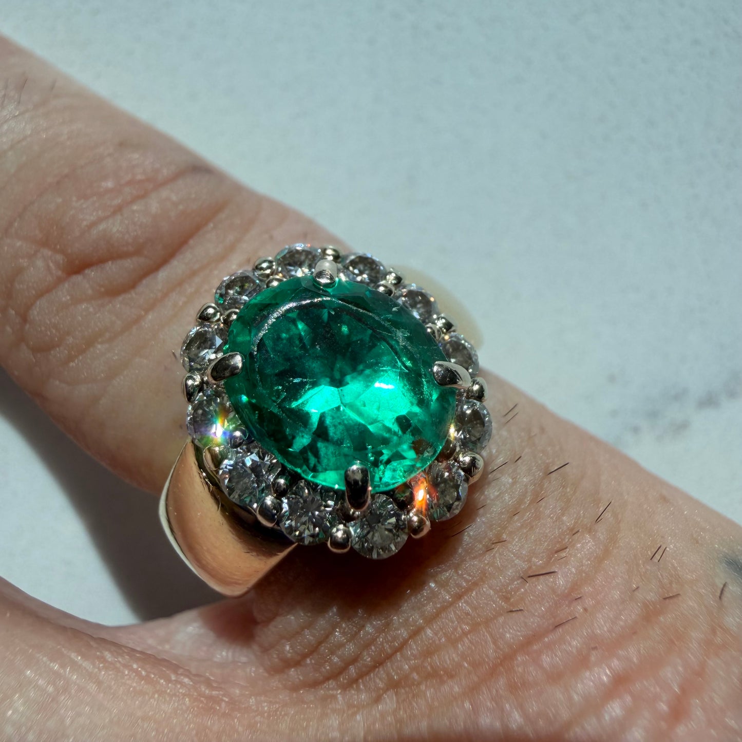 Vintage Solid 18k Yellow Gold 4.0ctw Natural Emerald Solitaire VS Diamond Halo Ring (6)