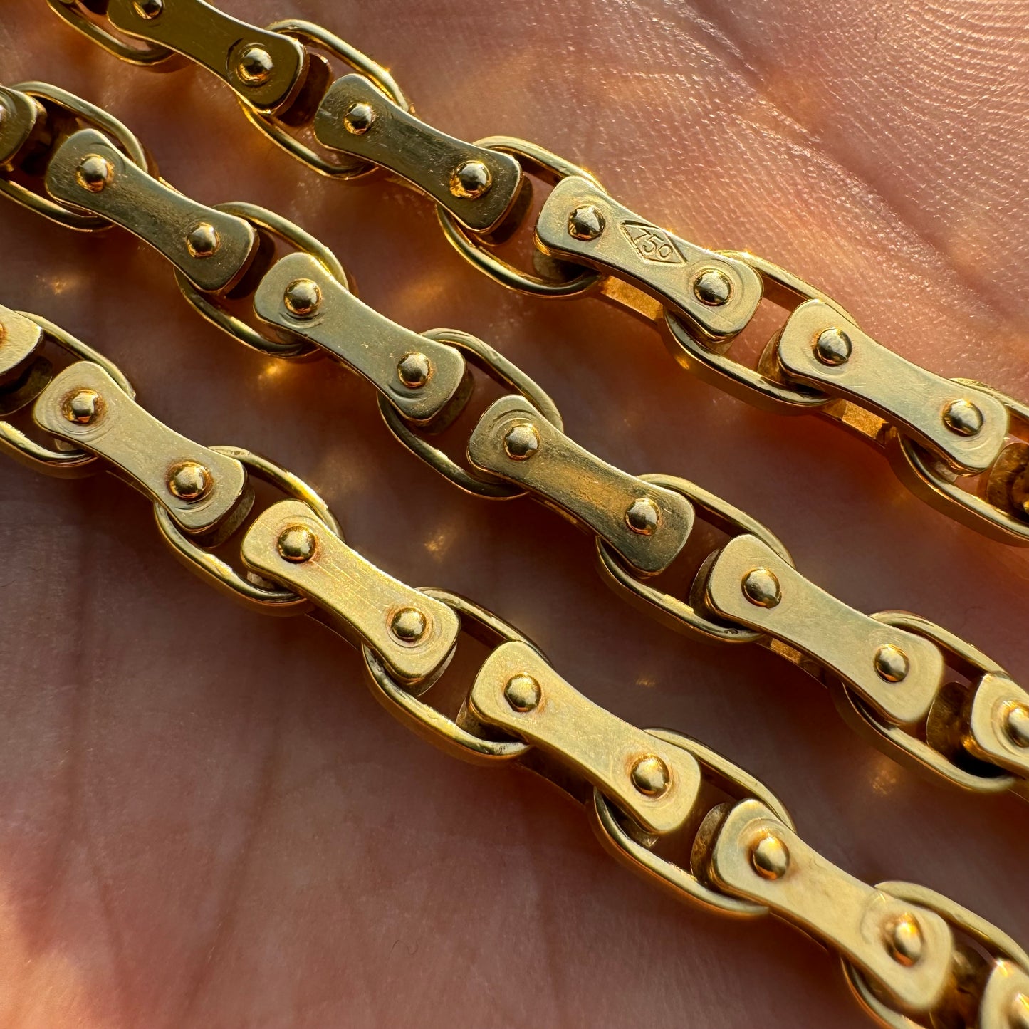 Vintage Designer Made Solid 18k Yellow Gold Heavyweight Drive Chain Link Necklace (22”)