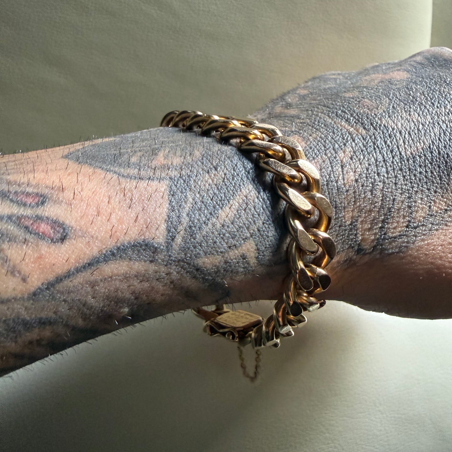 1960’s Solid 18k Gold Spanish Hallmarked Modernist Era Heavyweight Handcrafted Cuban Link Bracelet (7.5”)