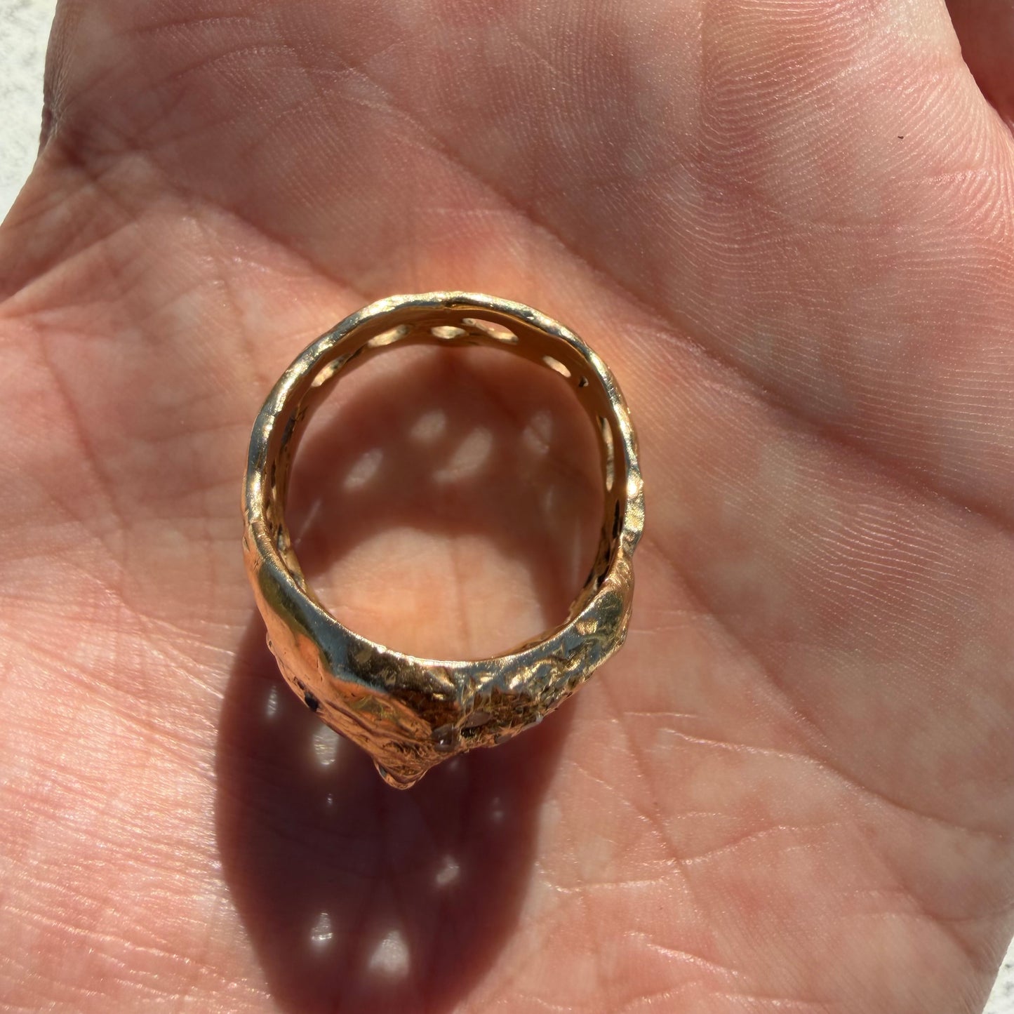 Vintage Solid 14k Yellow Gold Natural Diamond Encrusted Brutalist Ghoulish Skull Ring (11)