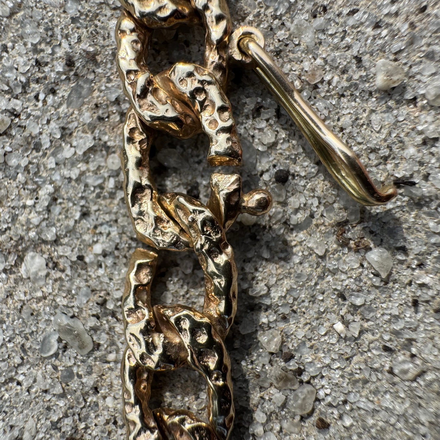 Vintage Solid 14k Yellow Gold Hammered Finish Curb Link Bracelet (7.5”)