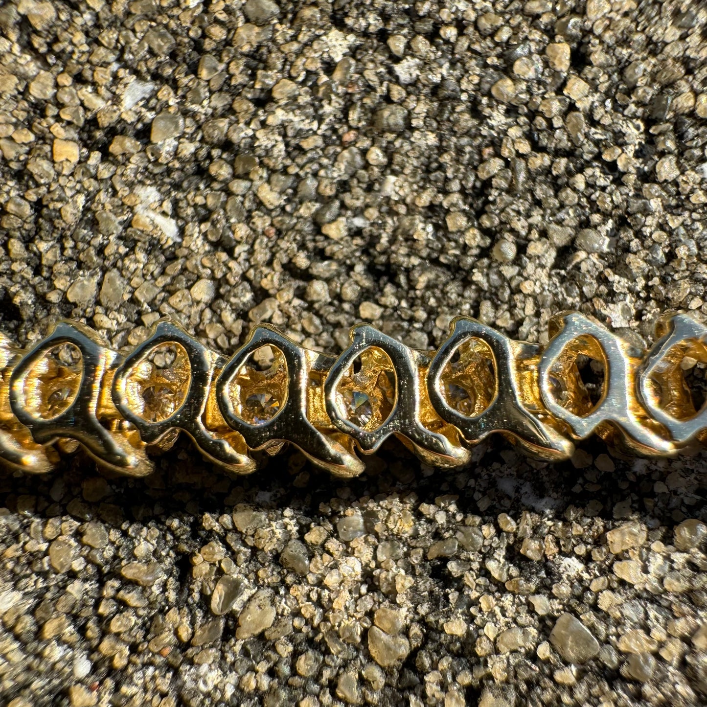 Vintage 14k Yellow Gold 2.0CTW Natural Diamond Tennis Bracelet (7.25”)
