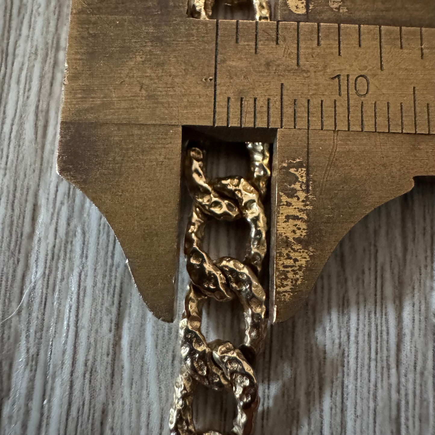 Vintage Solid 14k Yellow Gold Hammered Finish Curb Link Bracelet (7.5”)