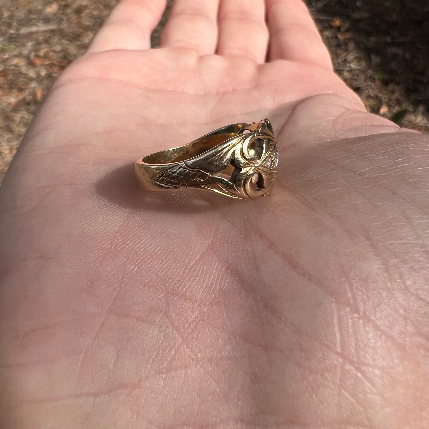 Early 1900’s Art Nouveau Solid 14K Yellow Gold Natural VS Diamond Hand Chased Scroll Ring (6)