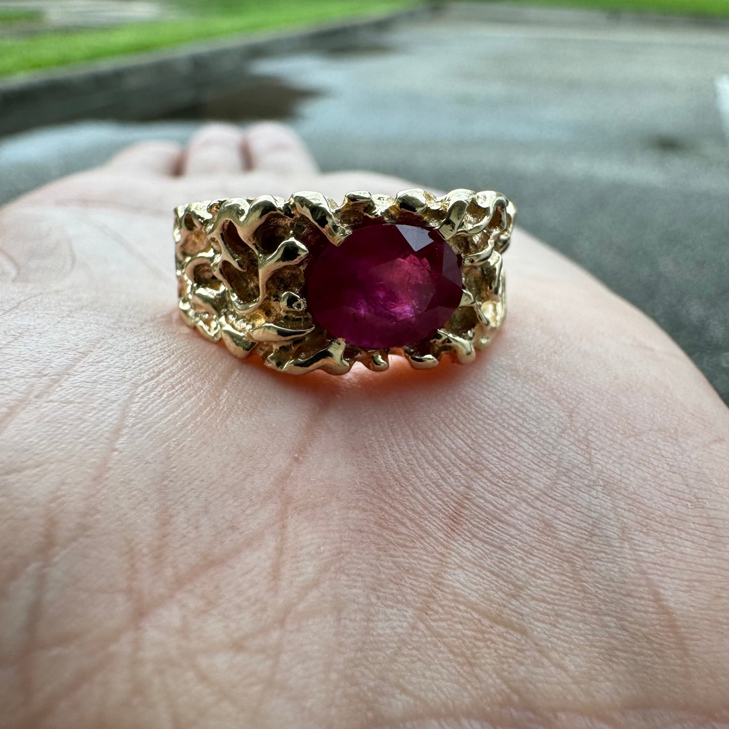 1960’s/70’ Solid Backed 14k Yellow Gold Heavyweight 2.3Ct Natural Ruby Brutalist Nugget Ring (11.5)