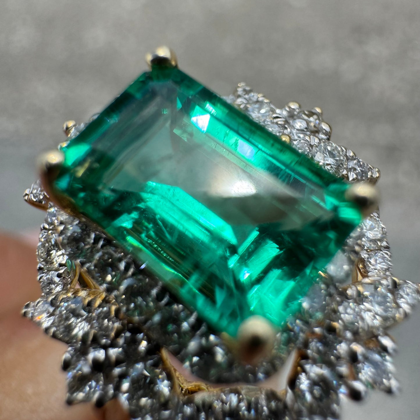 Brand New 14k Yellow Gold 1.62ct Natural Columbian Emerald .76ctw Natural VS White Diamond Ring (8)