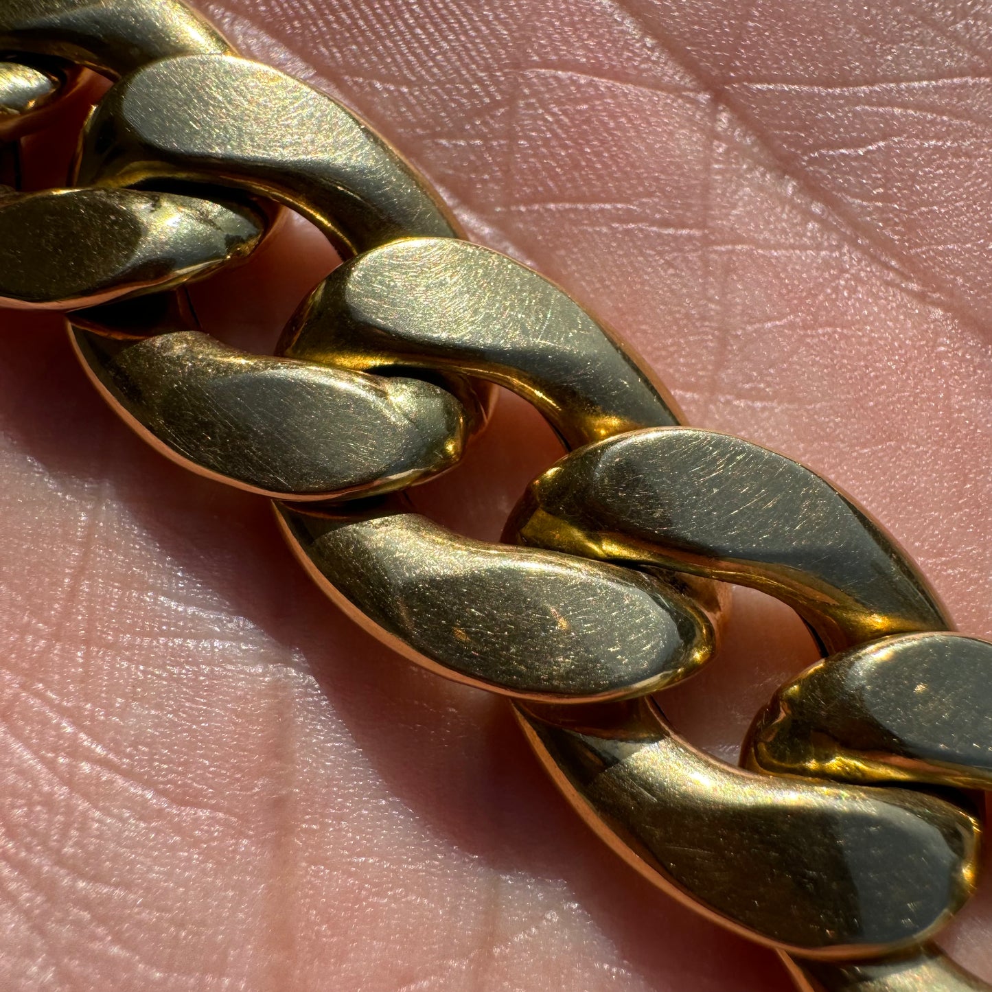 Vintage UnoAErre 18k Yellow Gold Chunky Cuban Link Bracelet (7.5”)