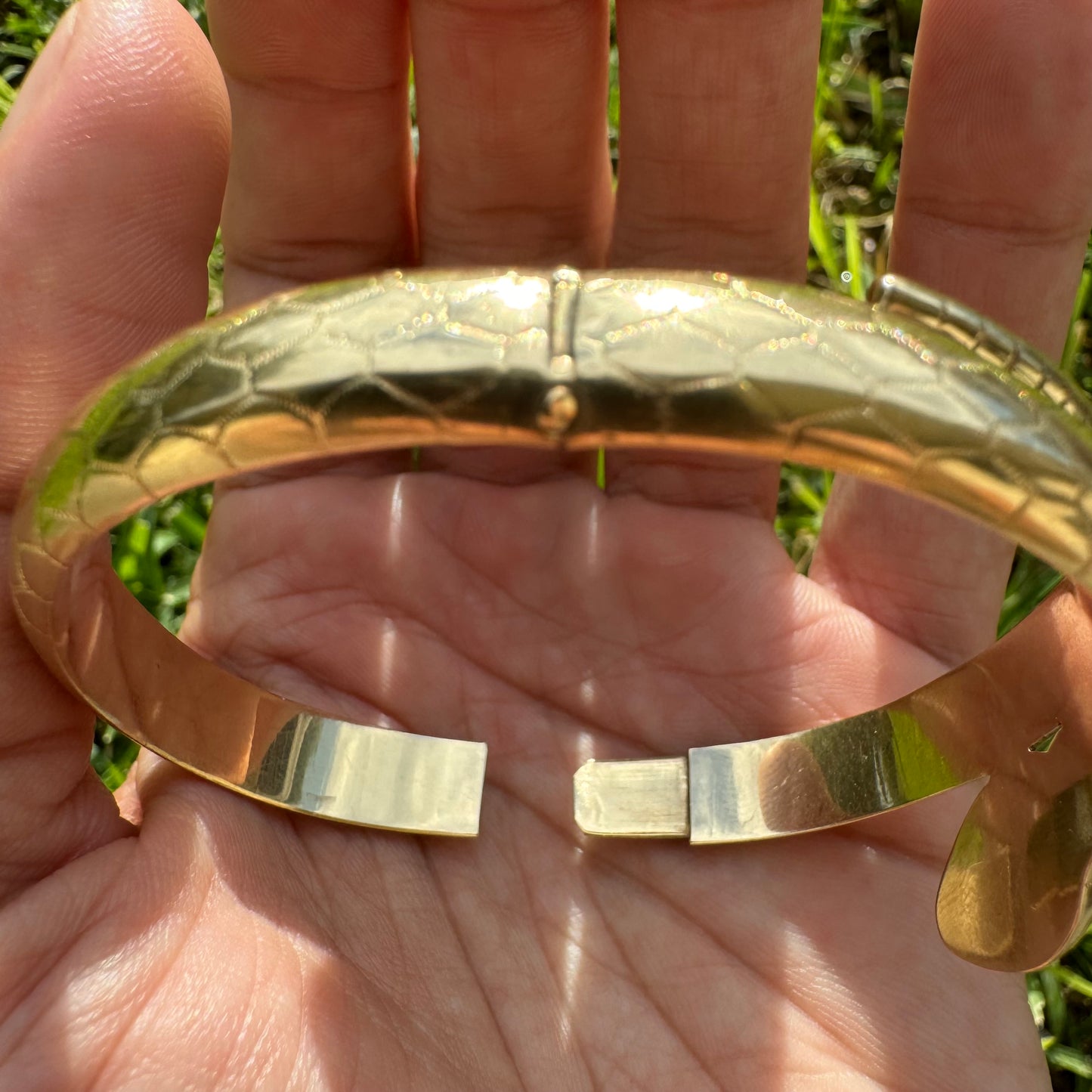 1960’s 14k Yellow Gold Hand Chased Wraparound Snake Hinged Bangle Bracelet (5.75”-6.75”)