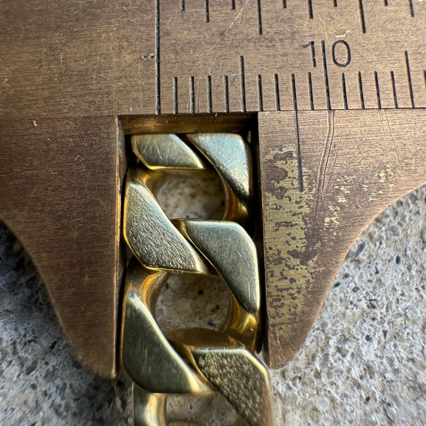 Old School Vintage Solid 14k Yellow Gold Blocked Cuban Link Bracelet (7.75”)