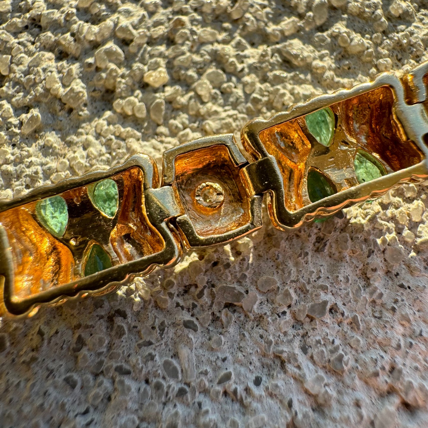 Vintage 14k High Polished Yellow Gold 7.0Ctw Natural Pear Cut Columbian Emerald And Diamond Bracelet