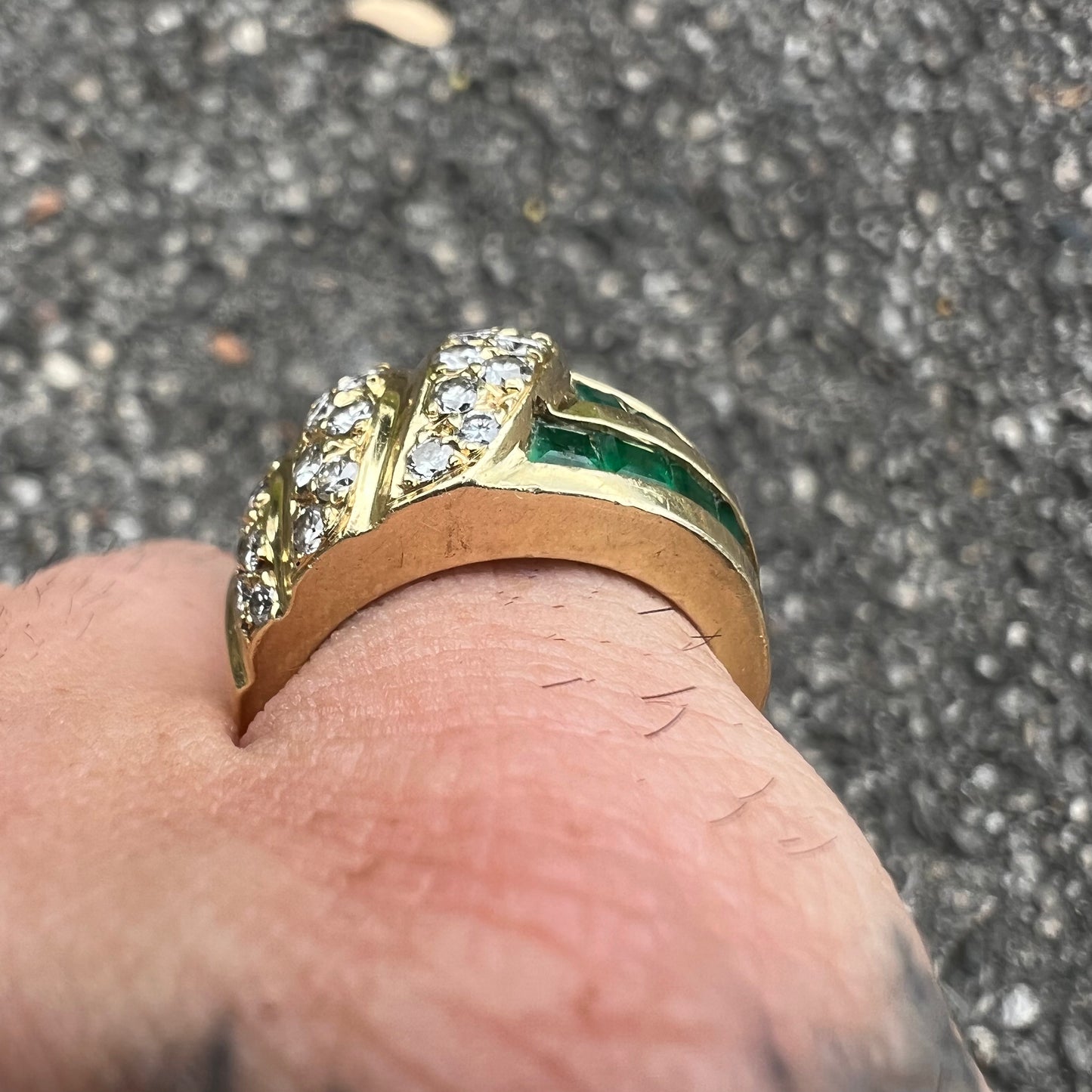 1980’s Custom Made Heavyweight 14k Yellow Gold Chunky .75CTW Natural Diamond And 1.0CTW Columbian Emerald Ring (7)