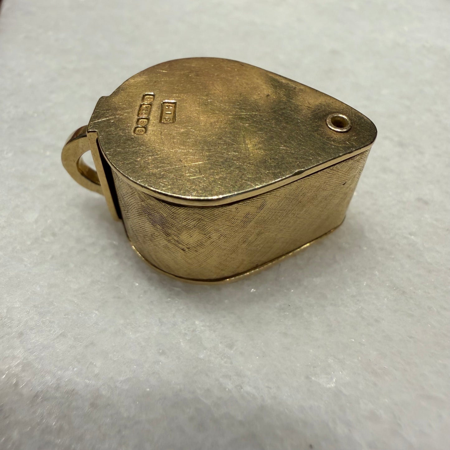 1977 Solid 18k Yellow Gold English Hallmarked Jewelers Loupe Pendant