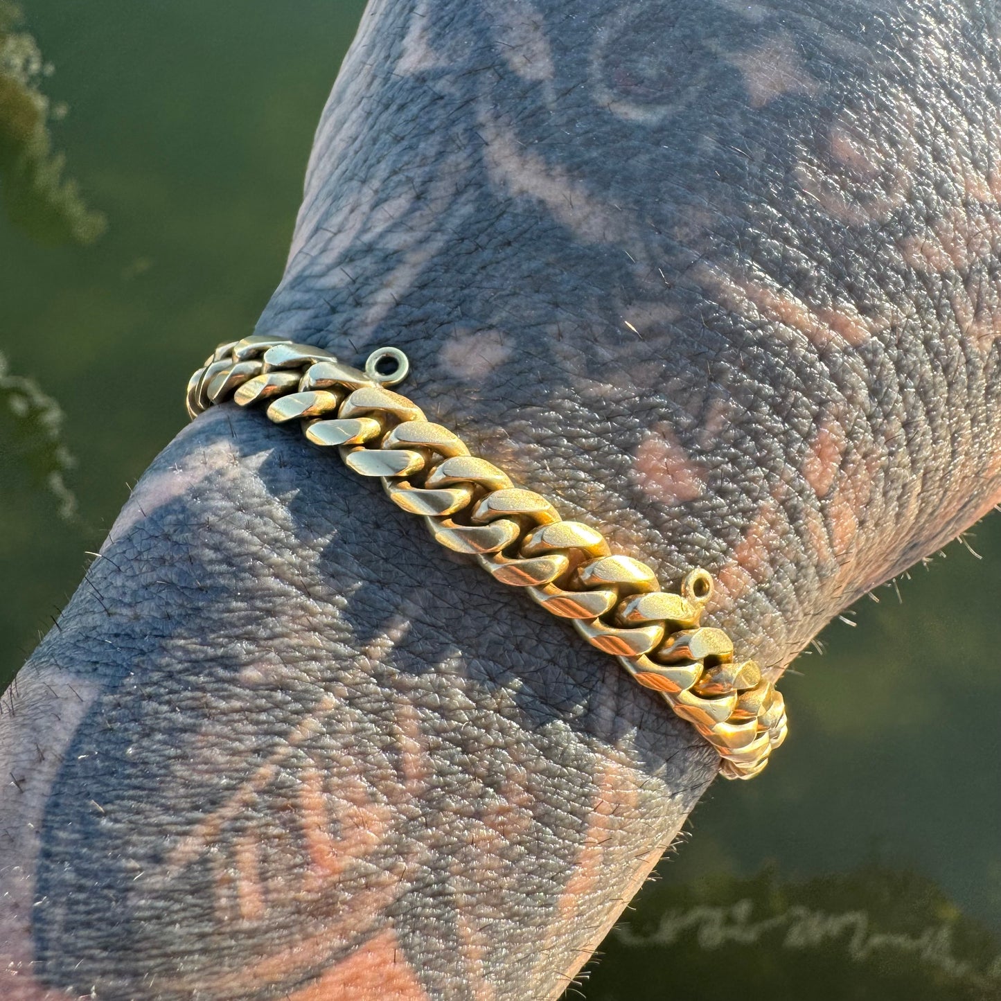 Mid-Century Solid 18k Yellow Gold Handmade Miami Cuban Link Charm Bracelet (7.25”)