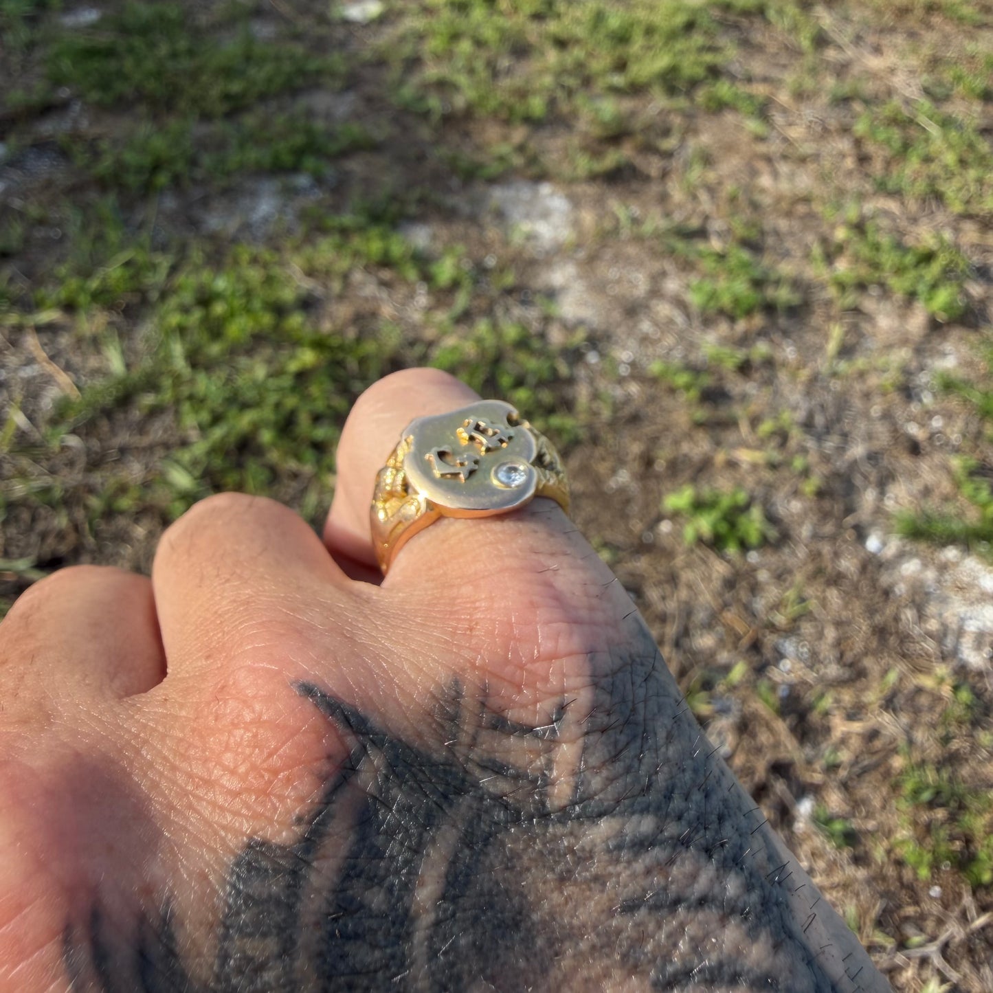 1910’s Solid 14k Yellow Gold Natural Old Mine Cut Diamond Double Lion Signet Ring (7.5)