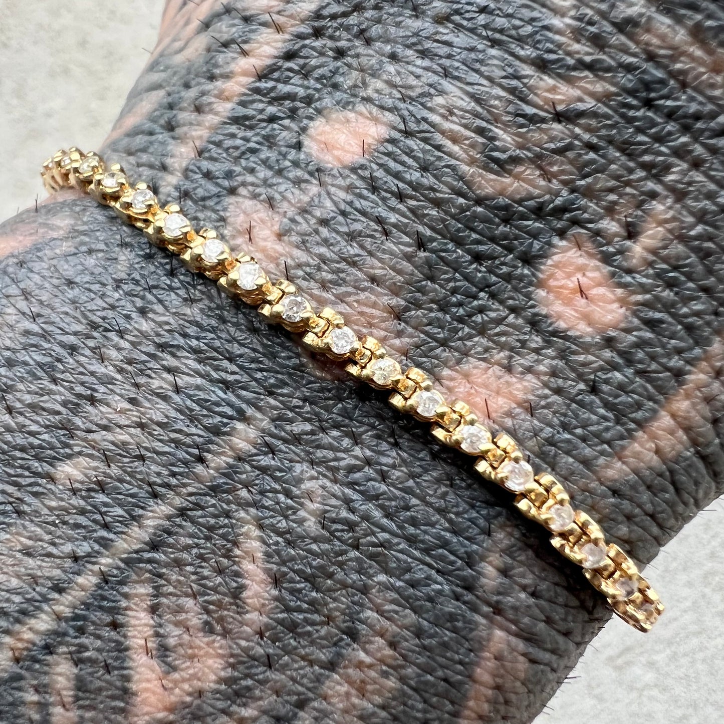Vintage 14k Yellow Gold 1.15CTW Natural Diamond Tennis Bracelet (6.75”)