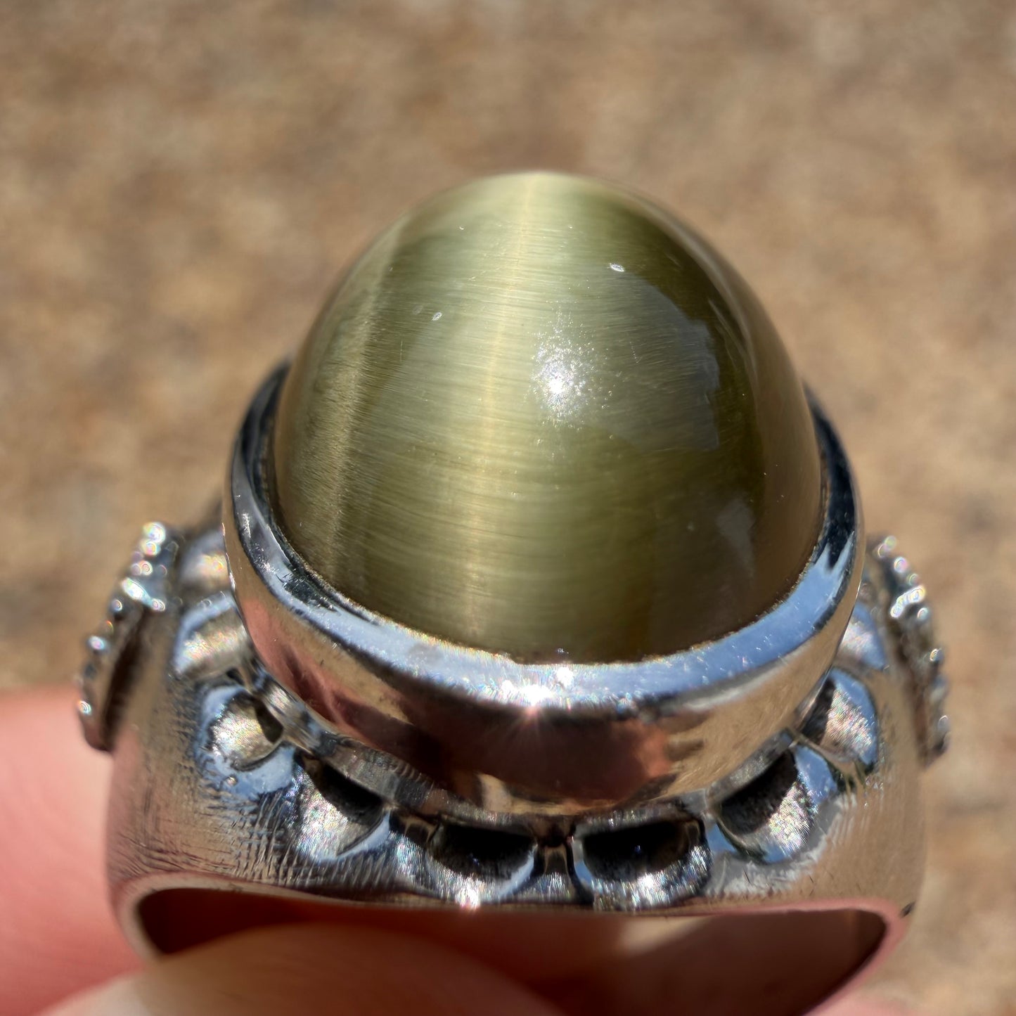 Mid-Century Solid 14k White Gold 7.25ctw Natural Chrysoberyl Cats Eye And Diamond Gents Ring (8.5)
