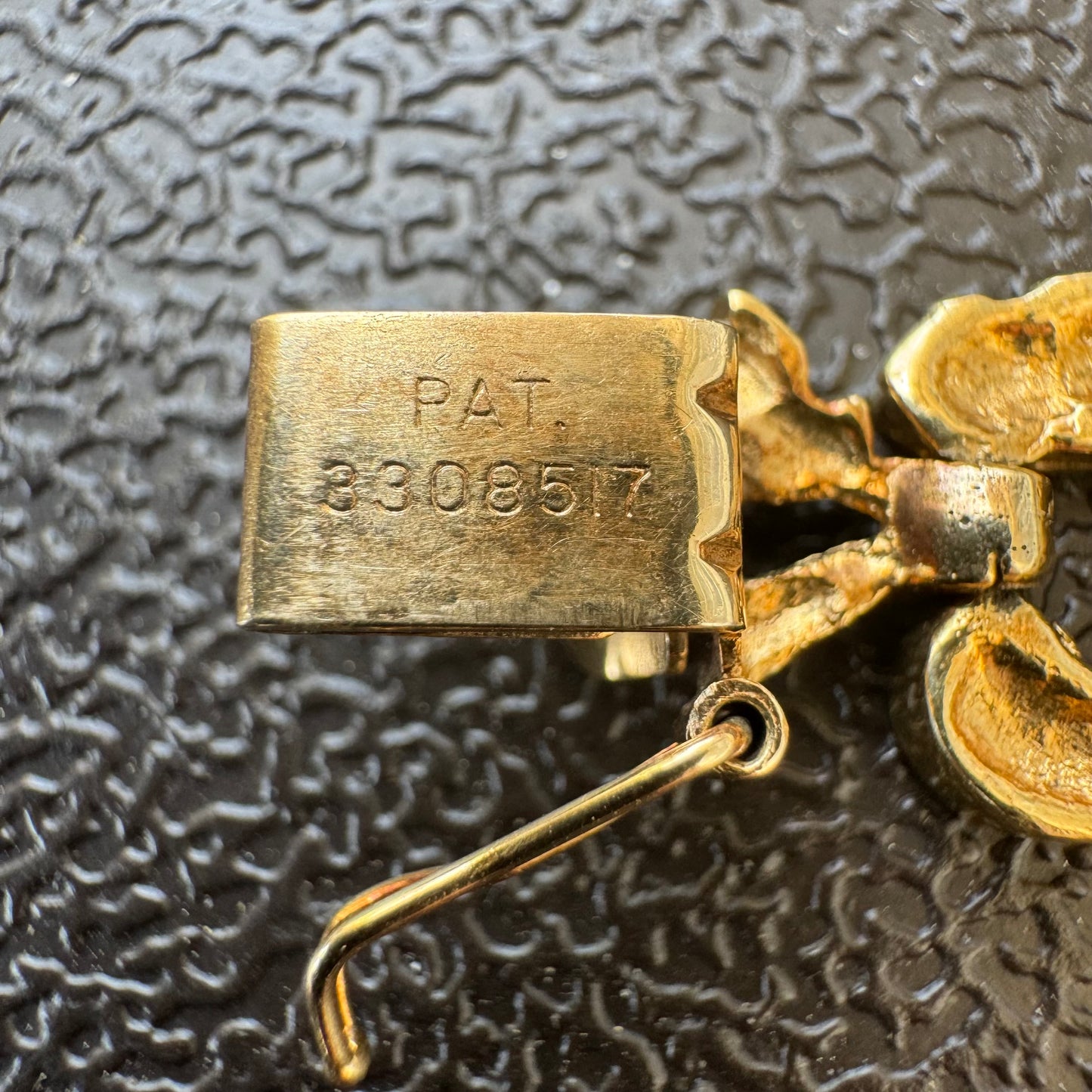1970’s Solid 14k Yellow Gold Heavyweight Nugget Heart Link Bracelet (6.75”)