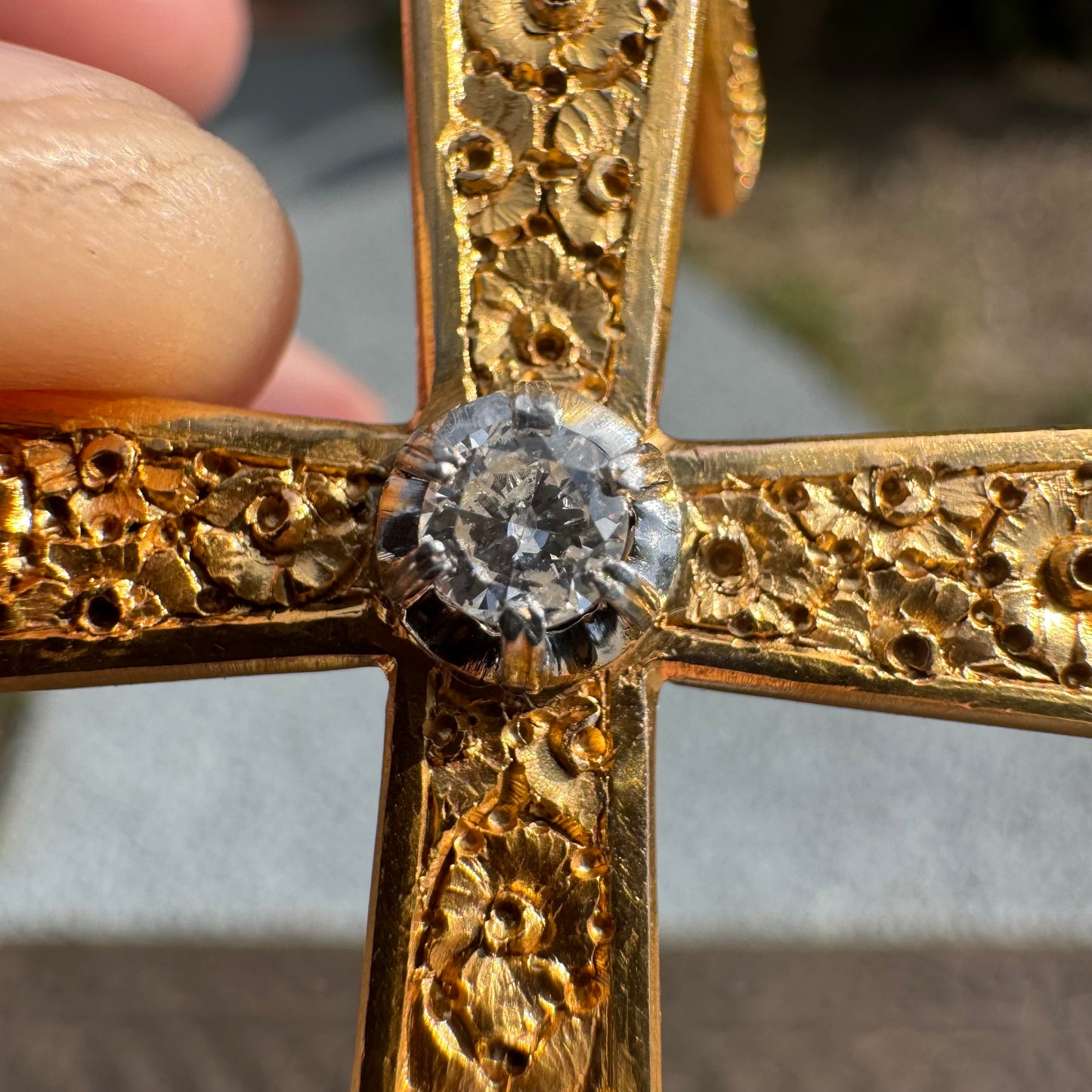 Art Deco Solid 18k Yellow Gold .25ct Natural Diamond Solitaire Hand Engraved Floral Cross