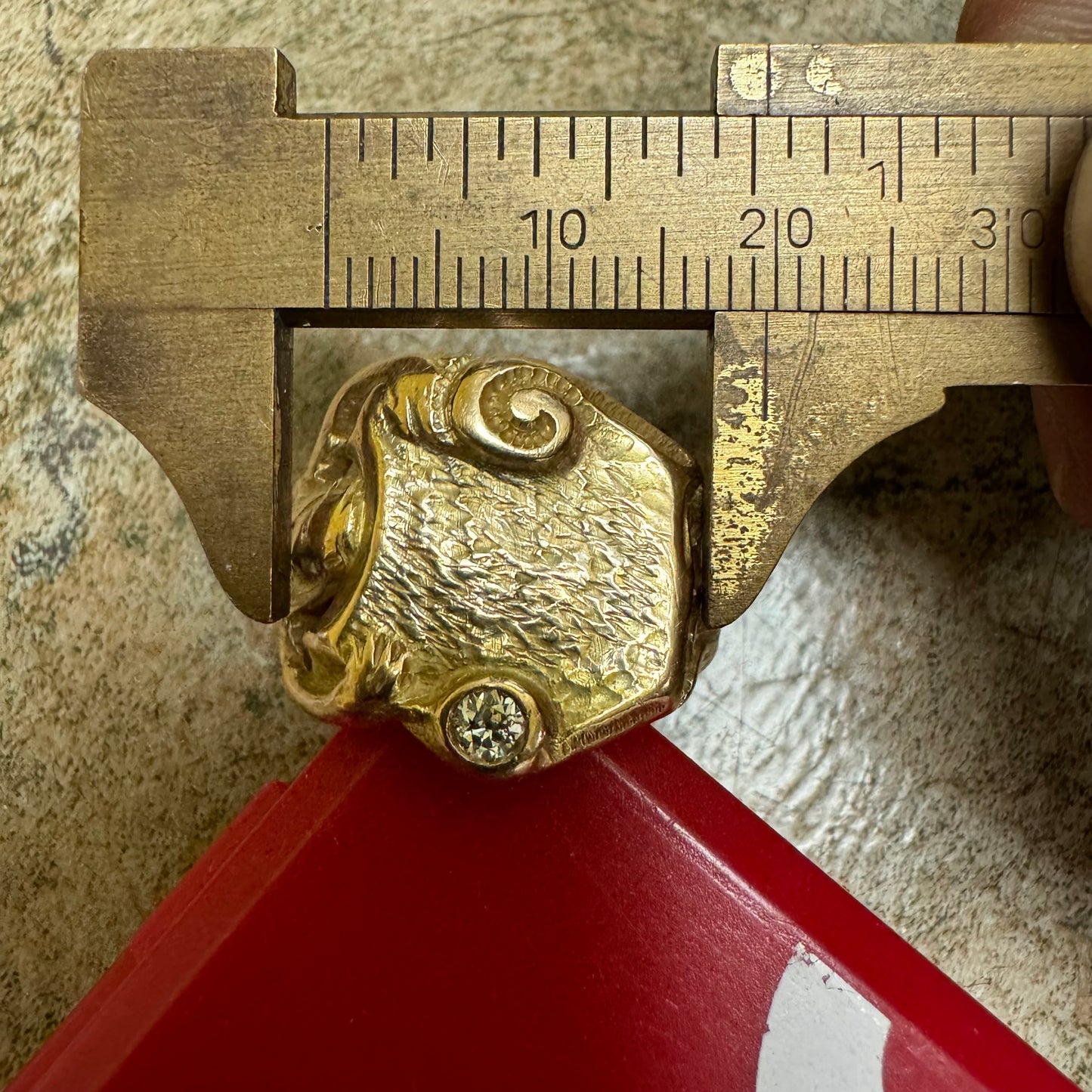 Art Nouveau Solid 14k Yellow Gold Mermaid Scroll Signet Ring (11)