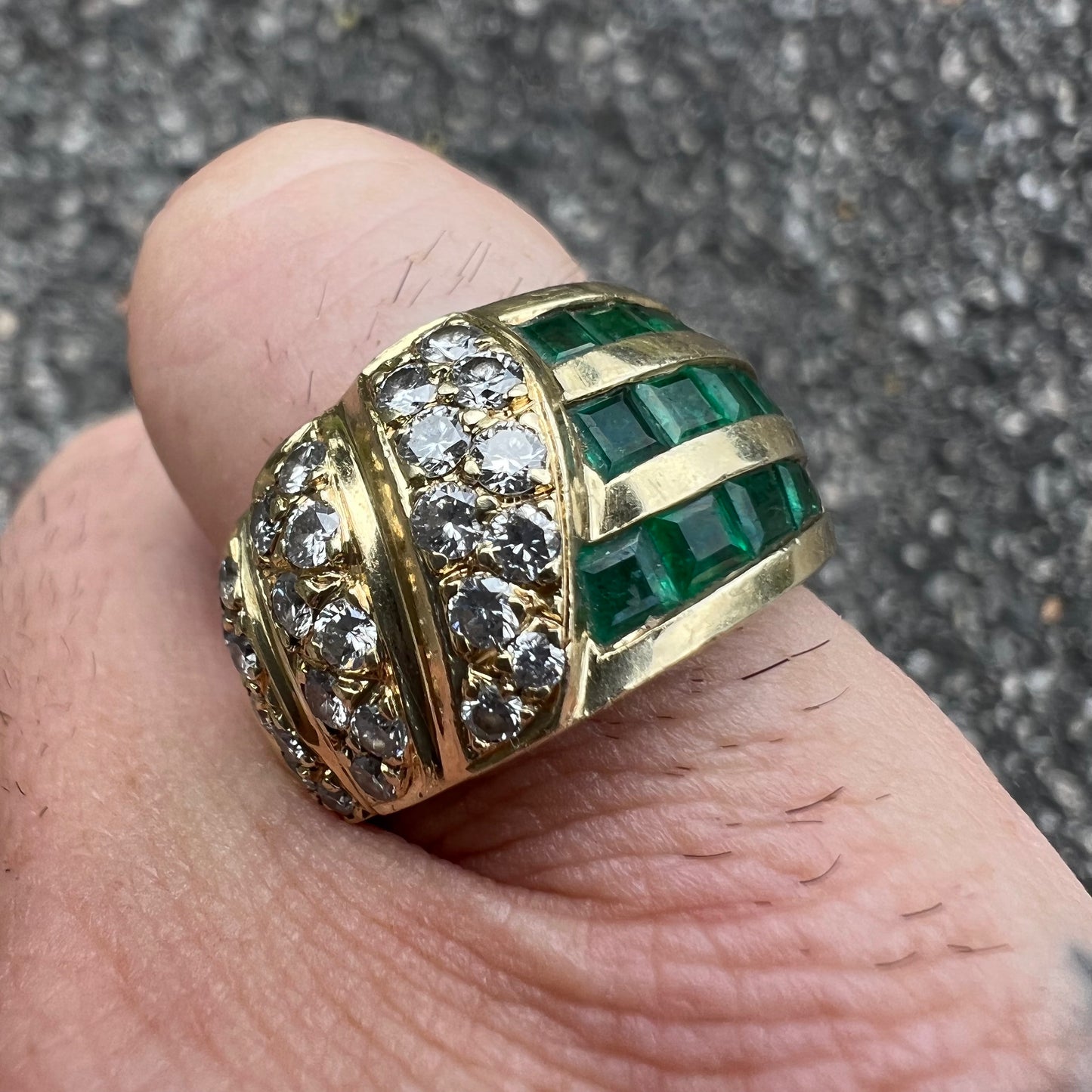 1980’s Custom Made Heavyweight 14k Yellow Gold Chunky .75CTW Natural Diamond And 1.0CTW Columbian Emerald Ring (7)