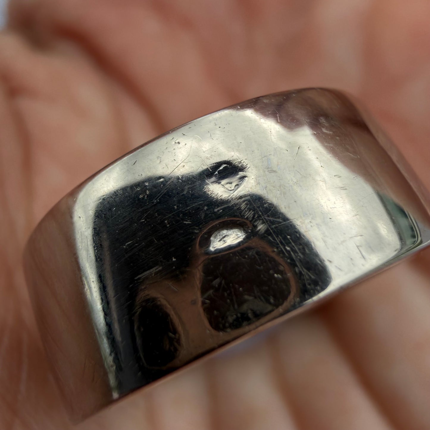 1999 Cartier Solid 18k White Gold Tankissme Chalcedony Ring (8)
