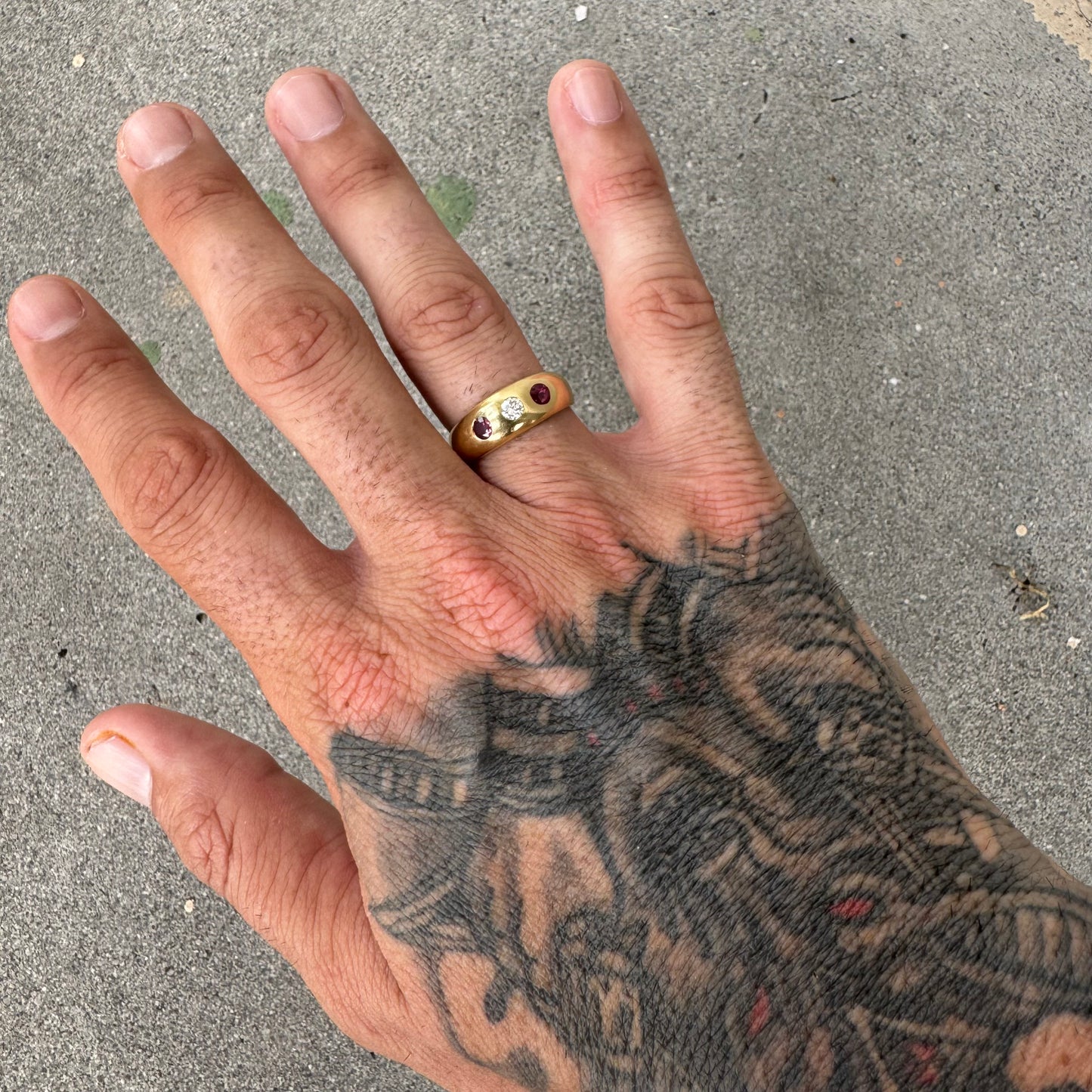 Pre-1950 Solid 18k Italian Yellow Gold .75ctw Natural Diamond And Ruby Trilogy Donut Ring (9)