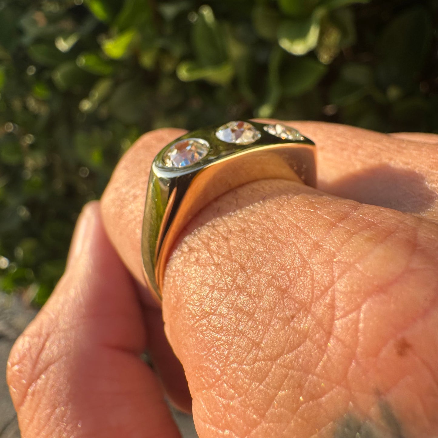 Vintage Solid 18k Yellow Gold 1.5ctw Natural Old Mine Cut Diamond Trilogy Ring (11)