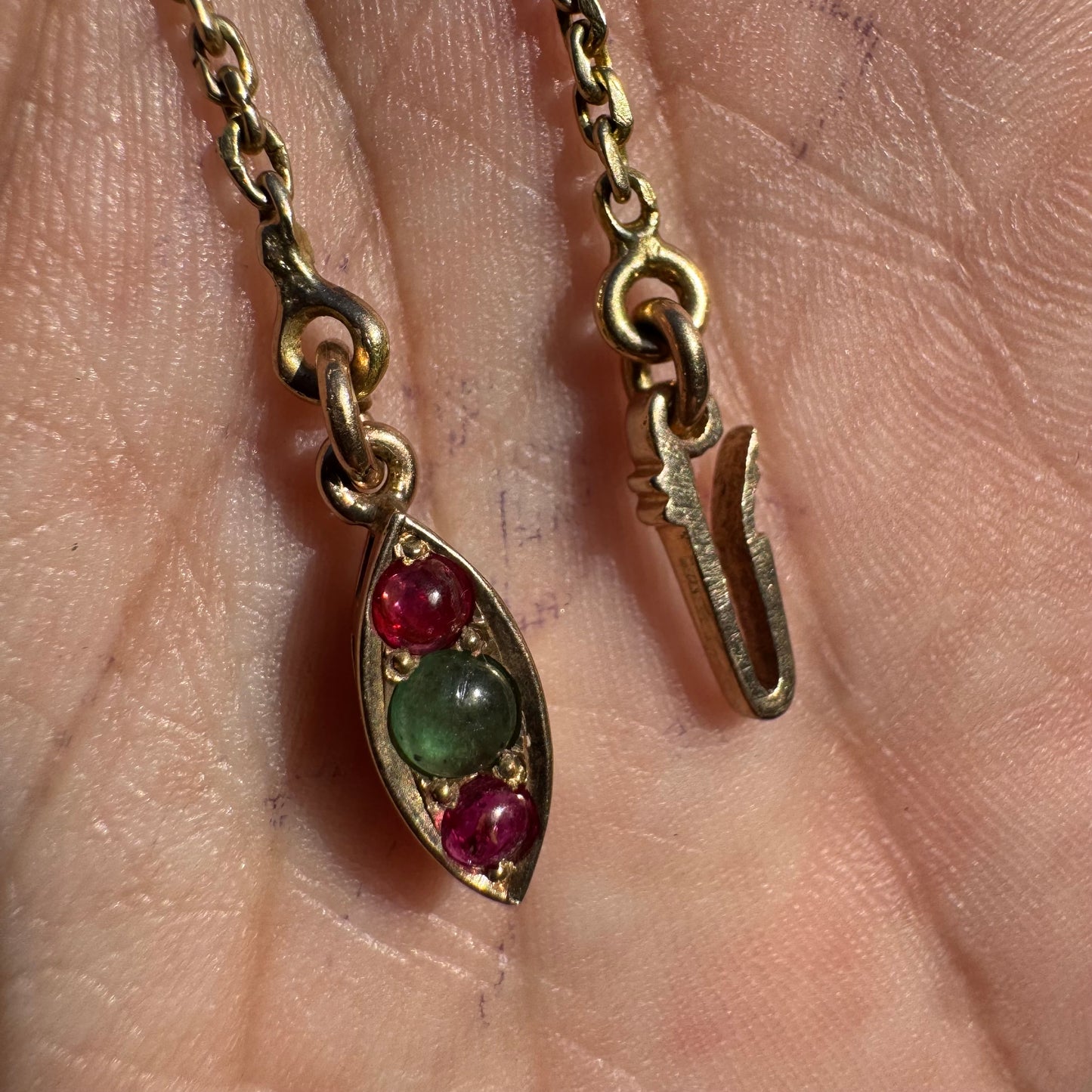Antique Solid 14k Yellow Gold Natural Emerald And Ruby Encrusted “Biker Chain” Anchor Link Necklace (15.5”)